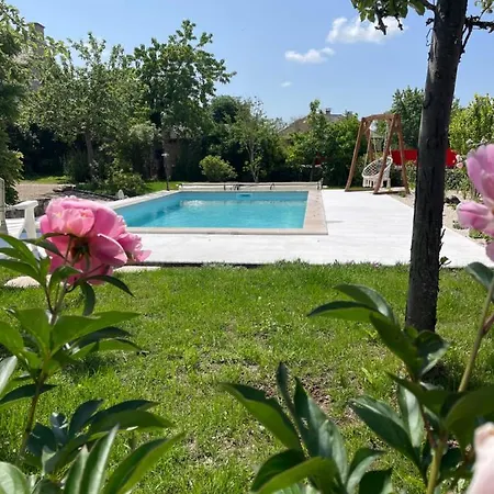 Le Couvent De Jouels Sauveterre-de-Rouergue