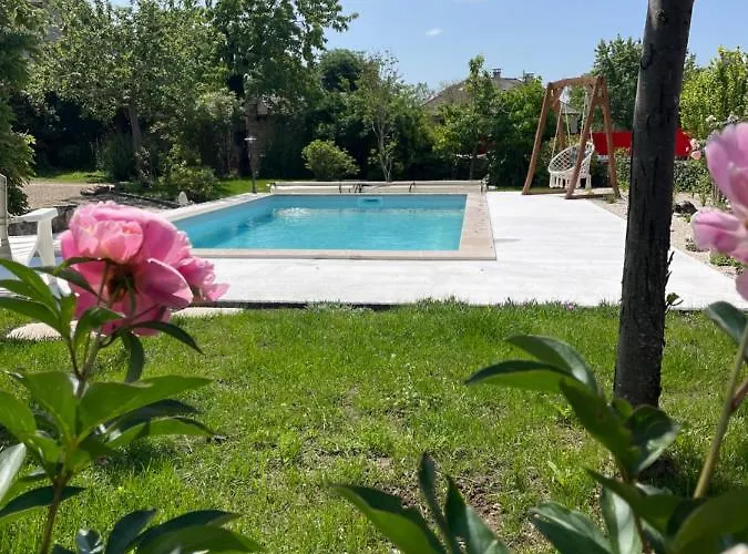 Le Couvent De Jouels Sauveterre-de-Rouergue